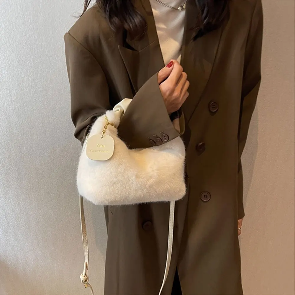 Modische süße Plüsch-Umhängetasche für Damen, einfarbig, weich, flauschig, Handtasche, Herbst-Winter, weiche Plüsch-Umhängetasche – Detail 6