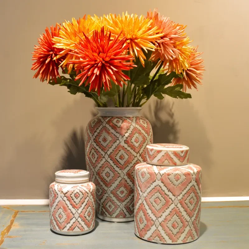 Wholesale Traditional Ceramic Red and White Vase Decorative Ceramic Home Ornament with Painting Pattern