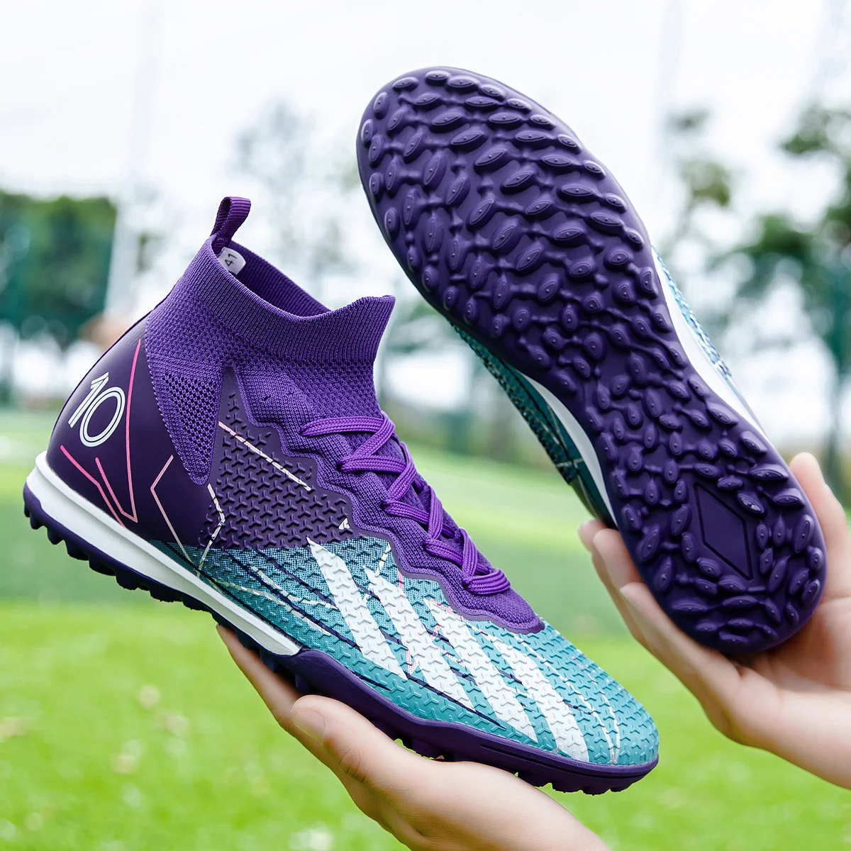 

Новые летние противоскользящие и износостойкие футбольные бутсы с короткими шипами для мужчин и женщин, подходящие для тренировок на открытом воздухе.