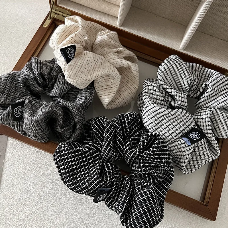 Wholesale Korean Fashion Retro New Black And White Grid Large Intestine Circle Farbic Elastic Hair Scrunchie For Woman Girls