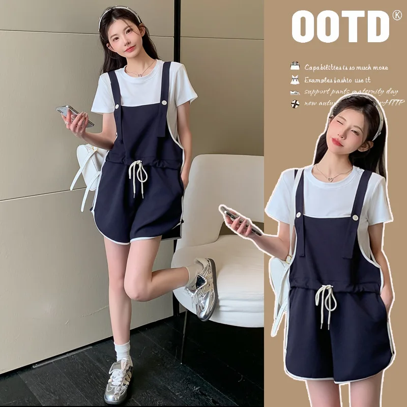 

Summer Maternity Set: Casual Oversized Tee + Adjustable Suspenders Shorts - Relaxed Two-Piece Pregnancy Outfit for Moms