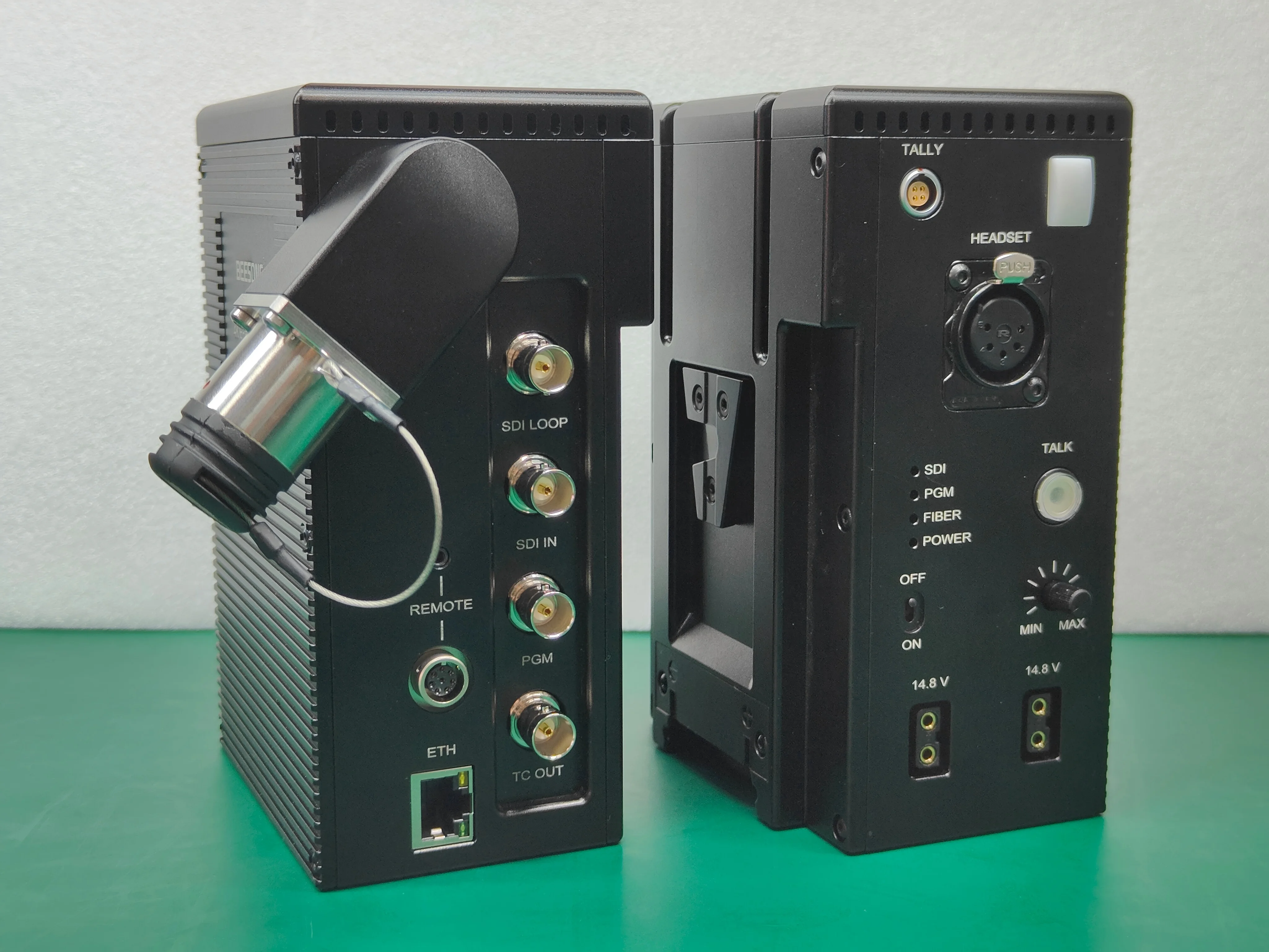 

TV Camera to OB Van over Fiber multiplexer converter in EFP,support tally,remote,genlock