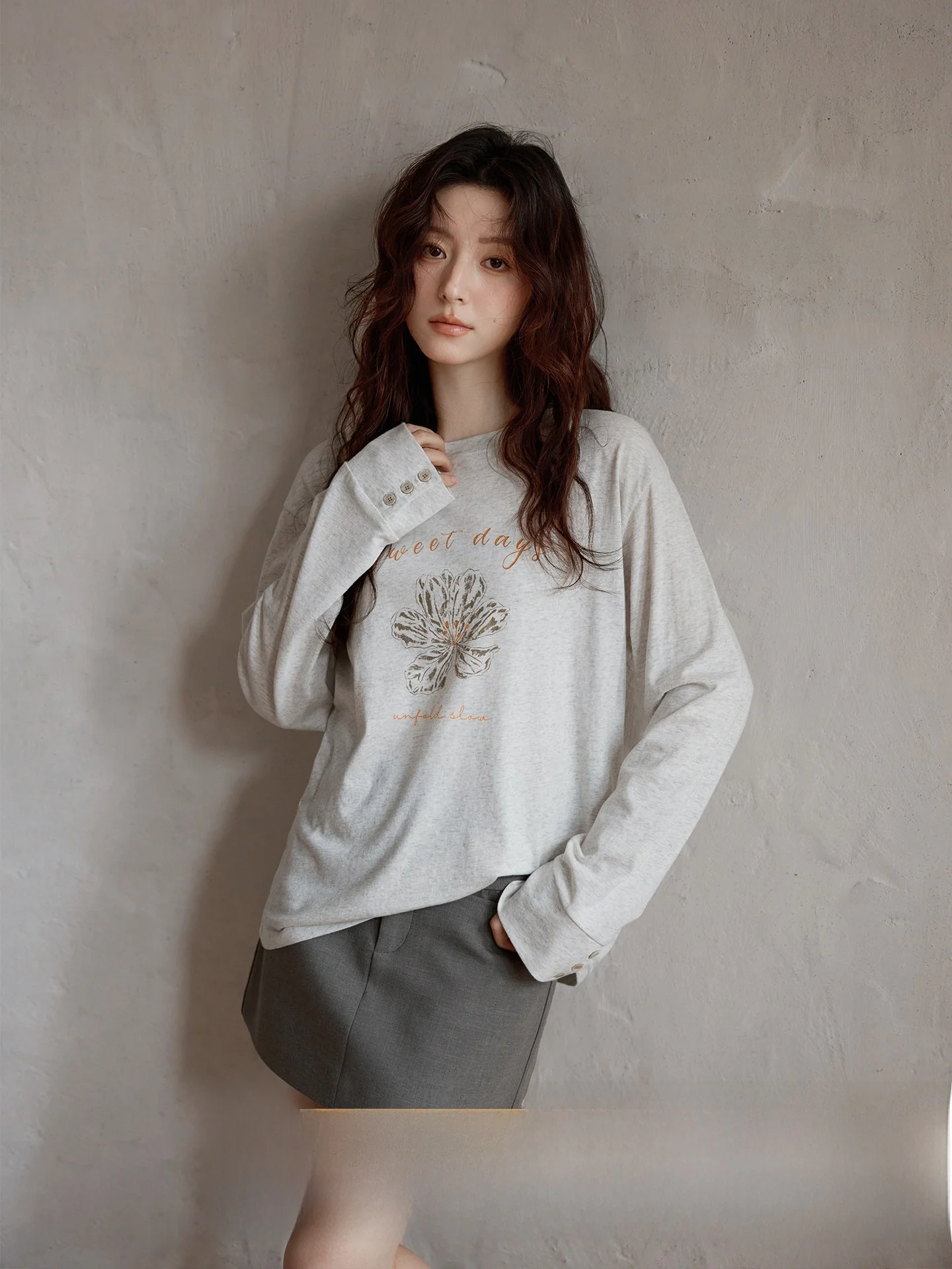 

Elegant Loose Long Sleeve T-Shirt Women's Spring 2026 New Style Korean Style Lazy Fashion Unique Beautiful Cotton Polyester B...