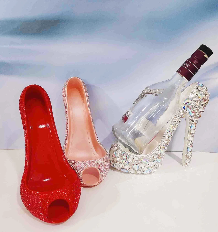 Creative Crystal Diamond High Heels Wine Rack Handmade Resin Shoes Figurine Decorations for Home Party Bar Cabinet Wine Holder