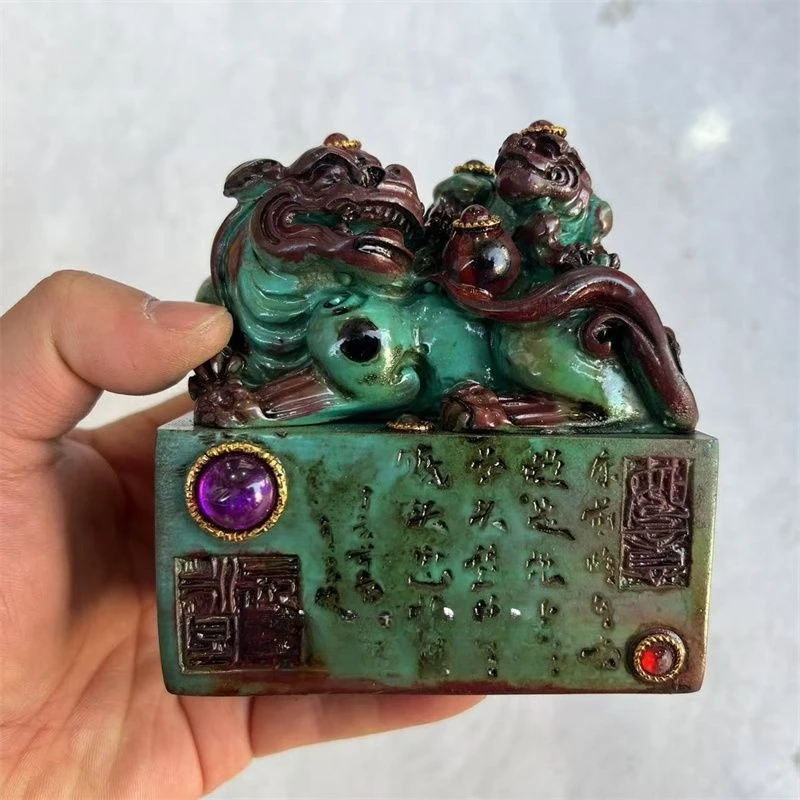 

Antique Inlaid Gemstone Pixiu Figurine Optimization Turquoise Tibetan Prayer Bead Handle Paperweight Seal Statue