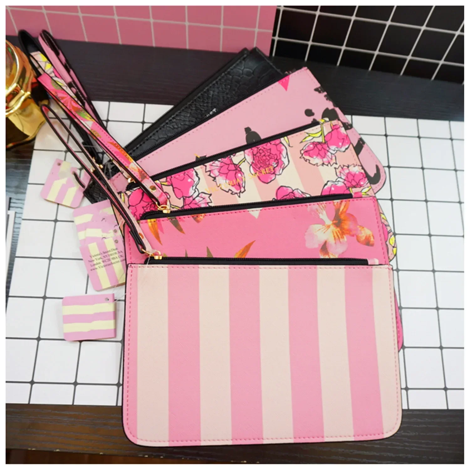 Pink Strip Cluth Wallet Coin Purse Zipper Closure