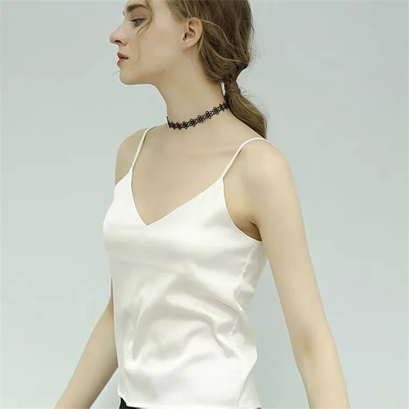 Top con tirantes finos para mujer, camisola básica blanca con cuello Halter y cuello en V, camisetas sin mangas de seda satinada, camisola de verano para mujer de talla grande