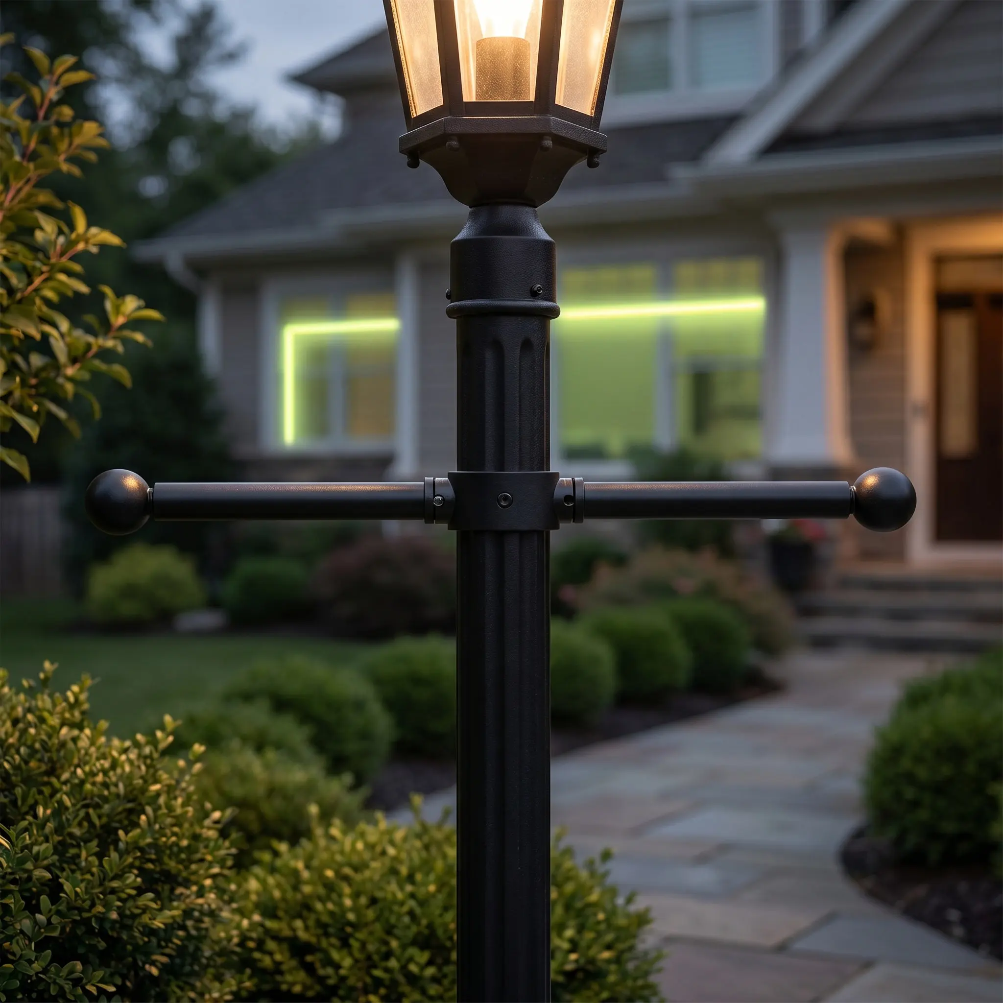 Outdoor Lamp Post Cross Arm Ladder Rest Black Metal Adjustable Garden Light Pole Arm Heavy Duty Outdoor Lighting Bracket