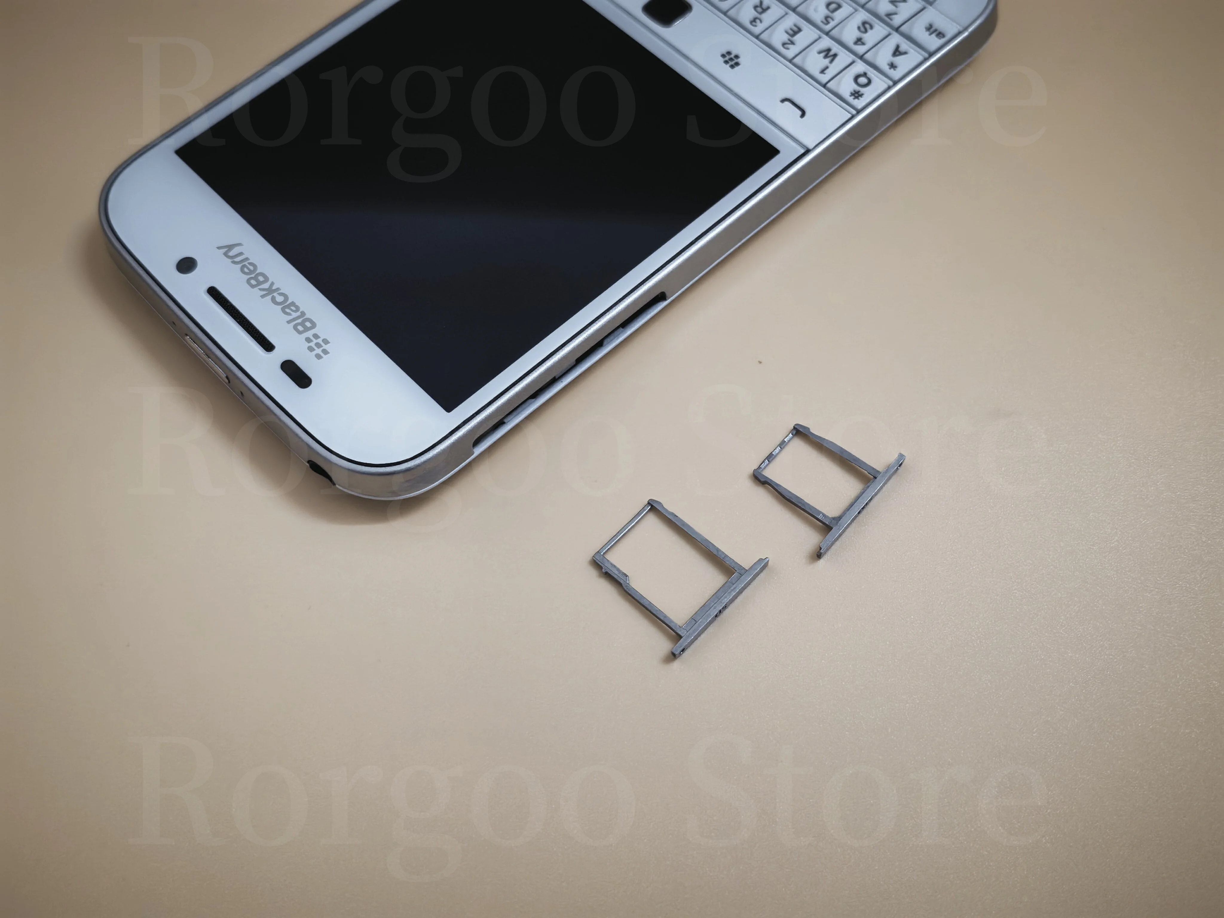 Original BlackBerry Q20 Classic 4G LTE Mobile Cell Phone 3.5