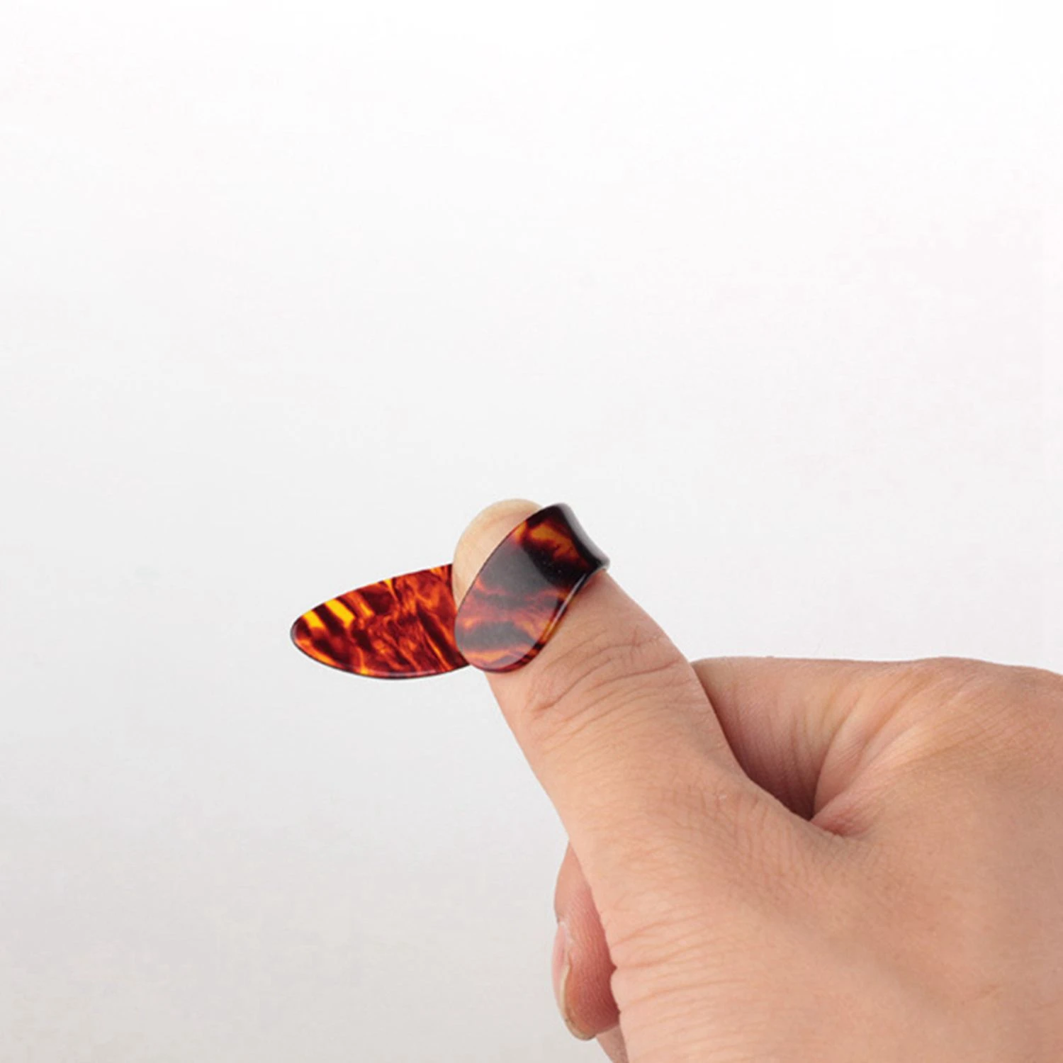 -A12R 1 Pcs Self-Lubricating Slotted Nut & 4 Pieces Thumb Finger Guitar Pick Celluloid Mediator Thumbpick