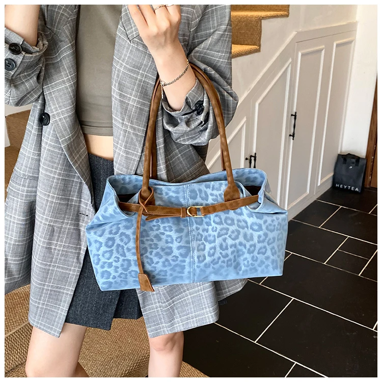 Leopard Print Sewing Thread Hasp Youth Sweet Shoulder Bags for Women 2026 Hot Sale Large Capacity Sense of Luxury Tote Bags
