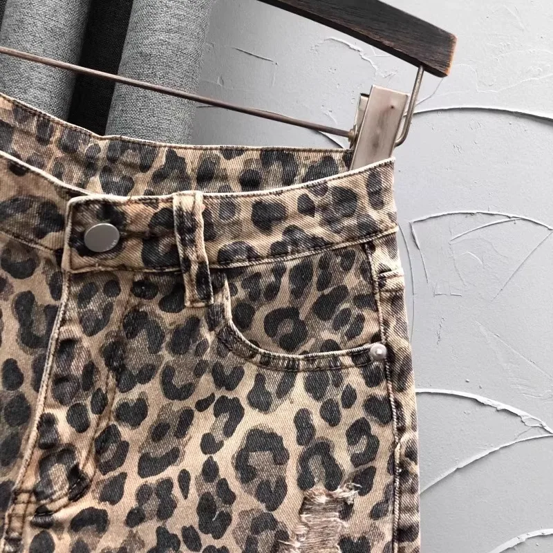 Pantalones cortos vaqueros de cintura alta con estampado de leopardo personalizados, moda de verano para mujer, pantalones vaqueros de pierna ancha con borde áspero, pantalones calientes