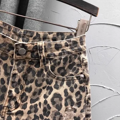 Imagen 2 del producto Pantalones cortos vaqueros de cintura alta con estampado de leopardo personalizados, moda de verano para mujer, pantalones vaqueros de pierna ancha con borde áspero, pantalones calientes