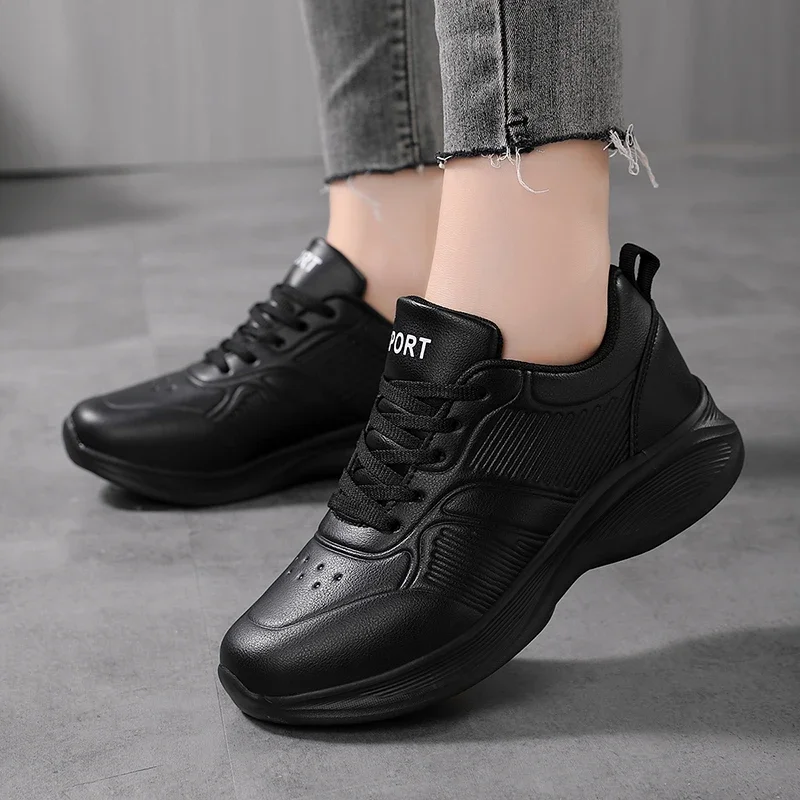 Black Casual Sports Shoes Woman Fashion New Arrivals Running Sneakers Female Athletic Black All-match Footwear Outdoor Anti-skid