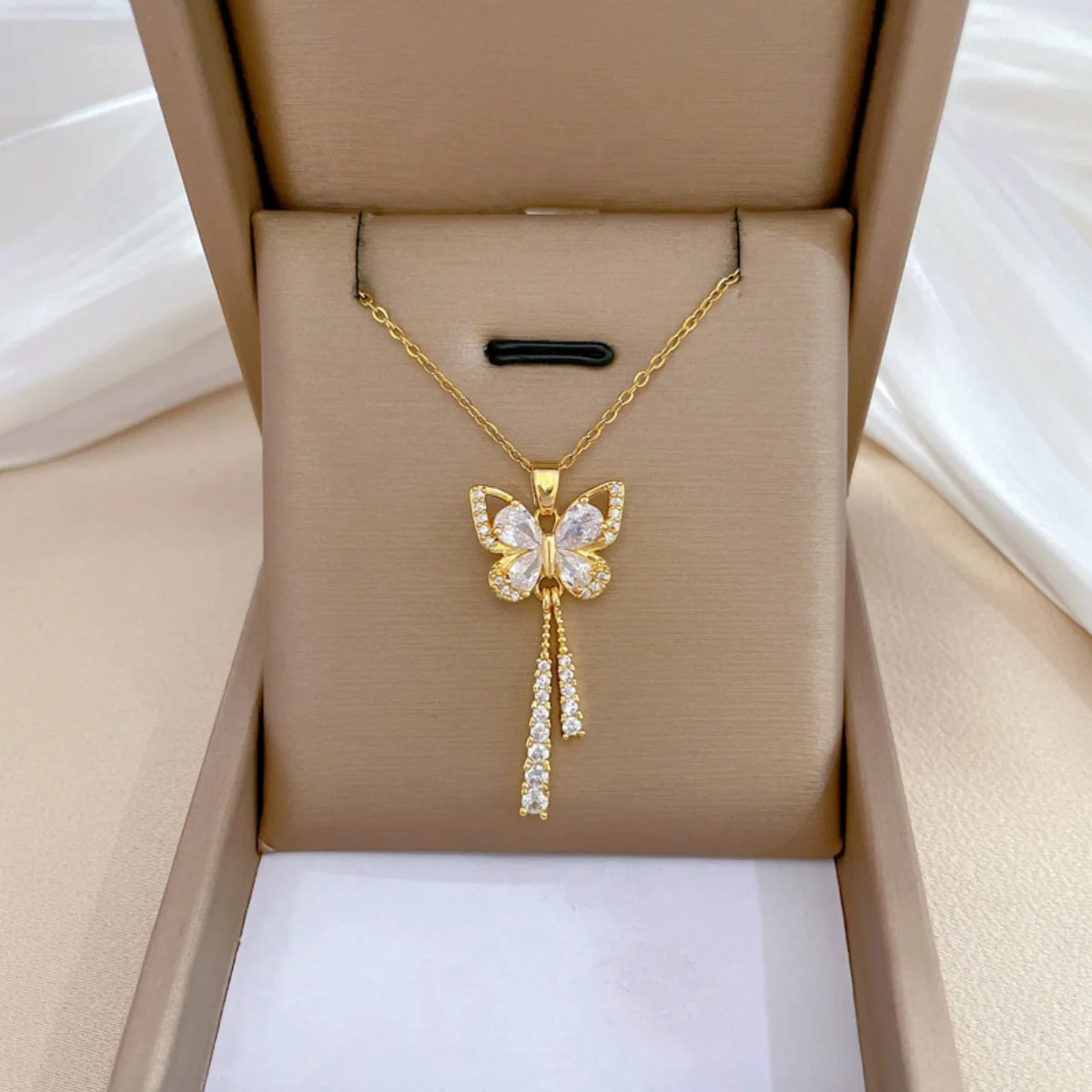 Exquisite Micro Intarsien Zirkon Schmetterling Anhänger Halskette Für Frauen Edelstahl Mond Schmetterling Tier Halsband Hochzeit Schmuck
