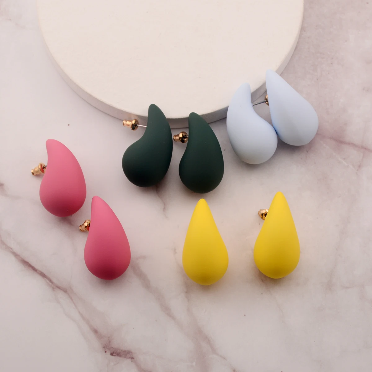 Trending Vintage Chunky Dome Drop Earrings For Women Matte Paint Black Petal Thick TearDrop Earrings