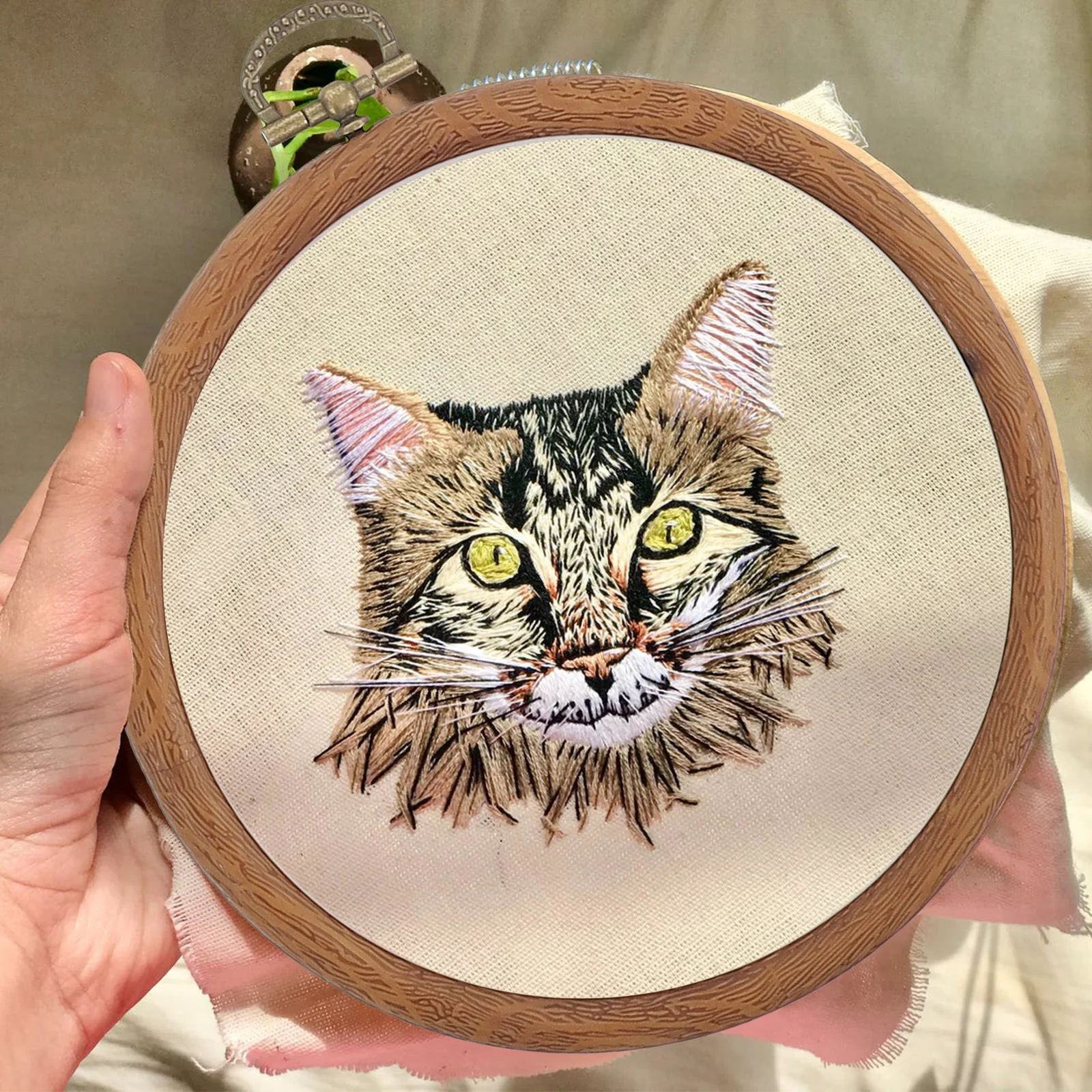 

4Pcs Embroidery Circles Cross Stitch Hoops Non-Slip Durable Design DIY Handmade Crafts Decor Gift Embroidery Hoops