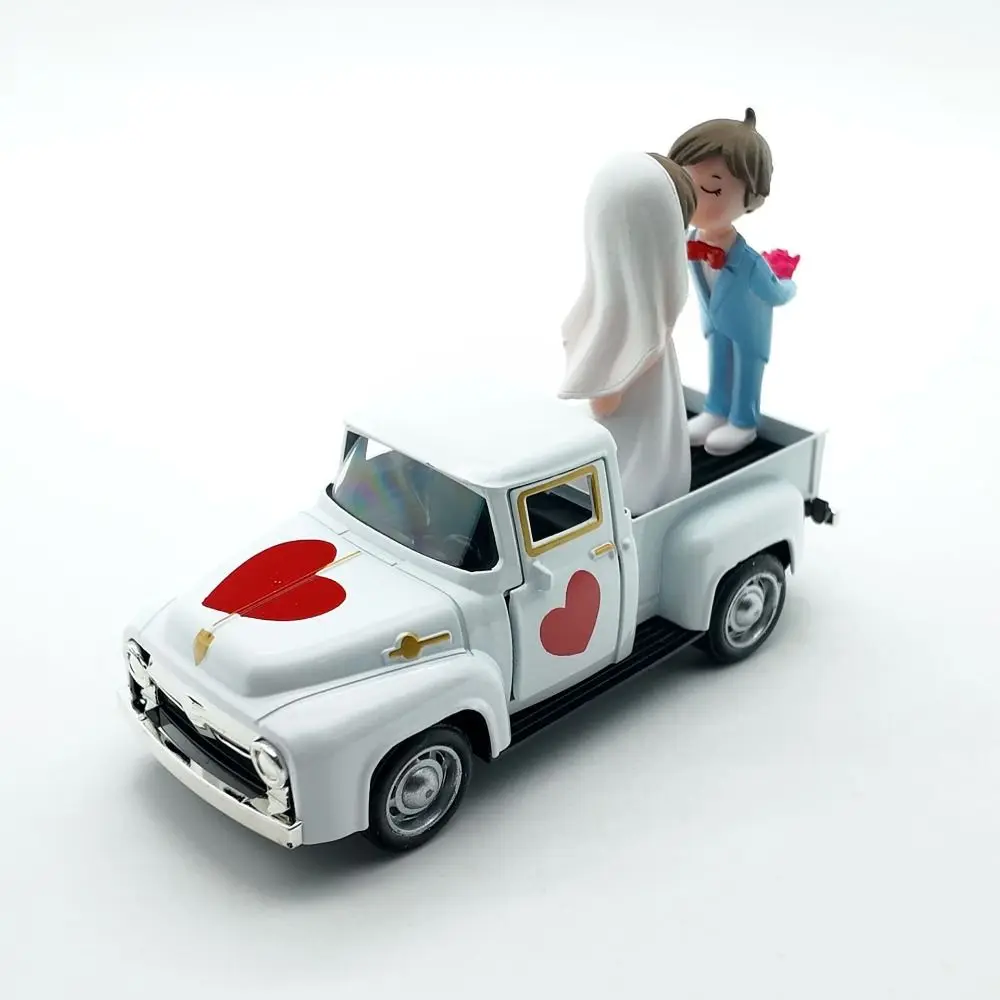 

With Couple Doll Valentine’s Day Truck Decor Statue Heart-Shaped Mini Car Ornament Funny Figurines Metal Car Miniature Model