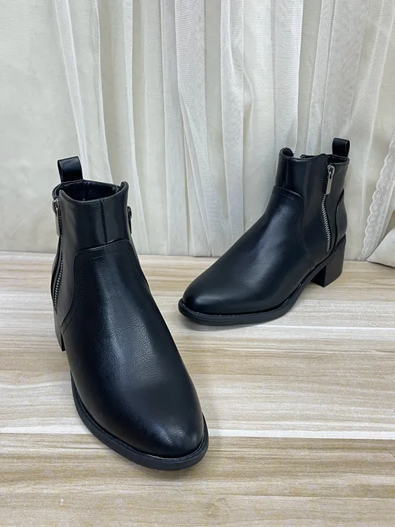 

Faionable Lady Boots Chunky Heel Side Zipper Pure Color Pointed Toe ort Boots Waterproof Platform Rubber Outsole PU Leather