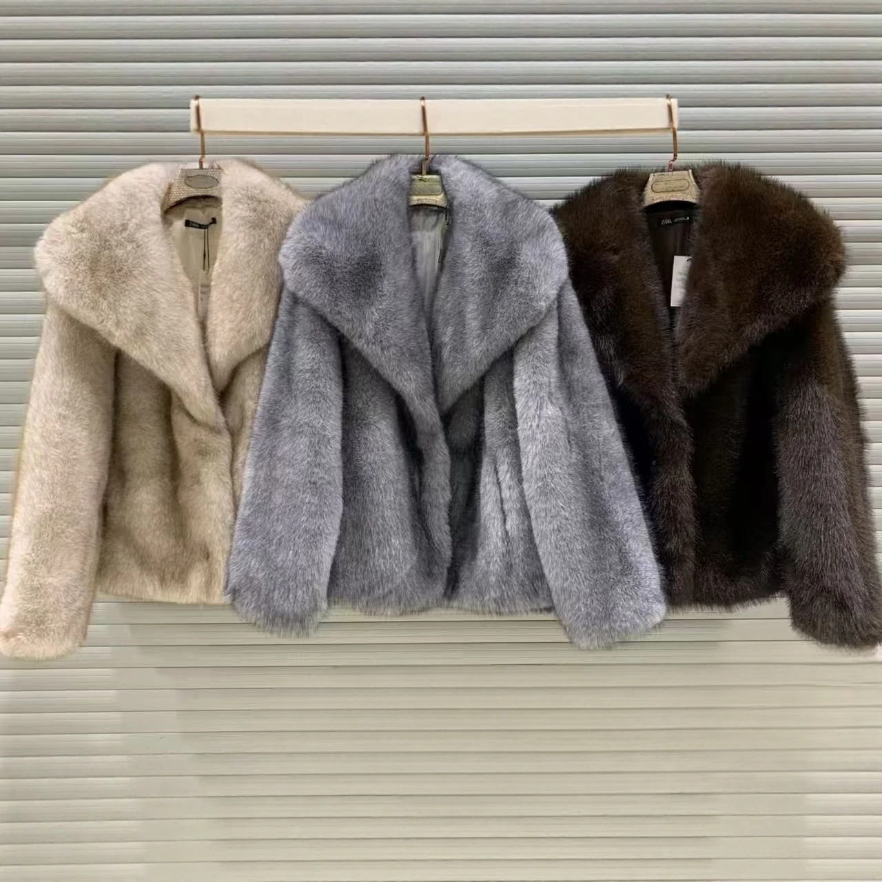 

Thiened Artificial Fur Coat Women's Faionable Fall Winter New Sle Large Collar Overcoat Warm Retro Sle Long Sve Coat