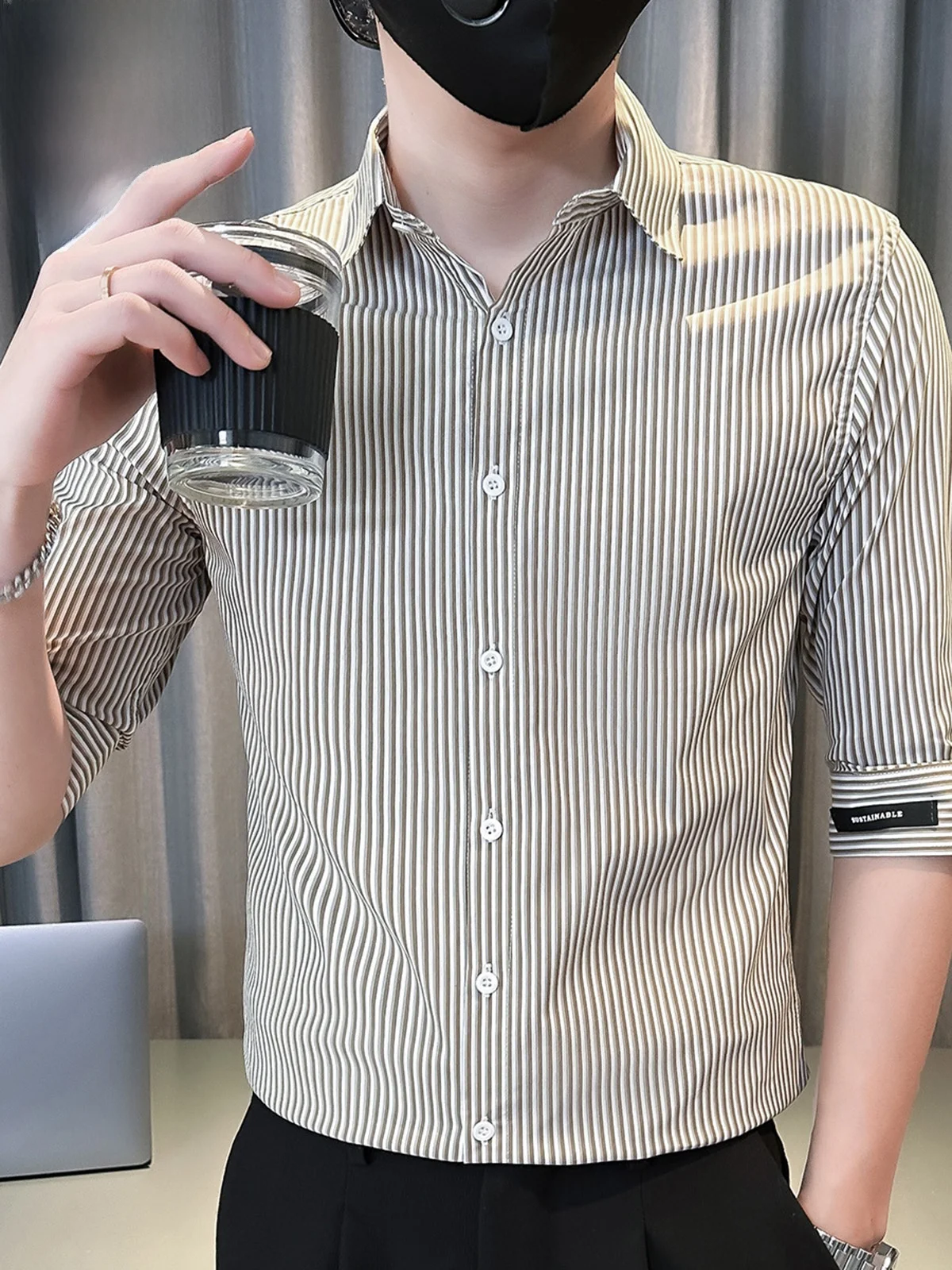 

Мужская летняя рубашка в полоску с коротким рукавом, новая модная модель, не мнущаяся, с пятью рукавами, приталенная, на пуговицах