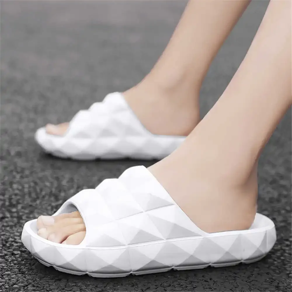 

House 36-39 Summer Man Slipper Water Sandal Shoes Outdoor Boots Sneakers Sport Health Sneeker Fashionable New Year's
