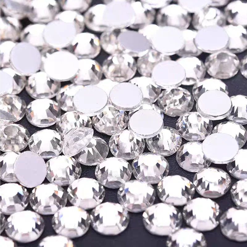 أحجار الراين المسطحة ثلاثية الأبعاد دائرية متعددة الأحجام، ولمسات فضية، وإكسسوارات أظافر من حجر الماس المتلألئ