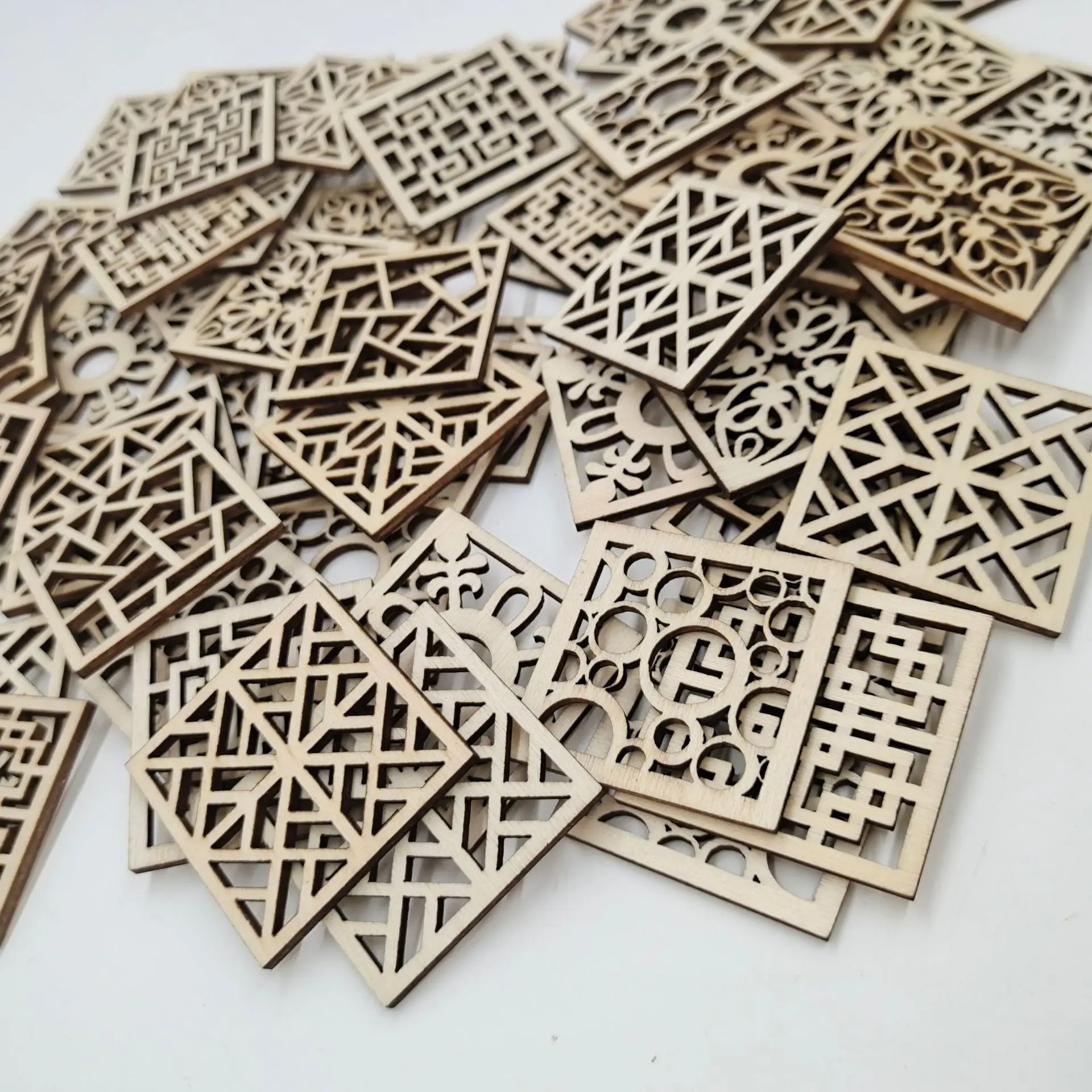 20pcs Laser Cut Wood Embellishment Hollow Out Square Flower Shape Wood Discs Unfinished Wood Cutout for Arts Crafts DIY Decor