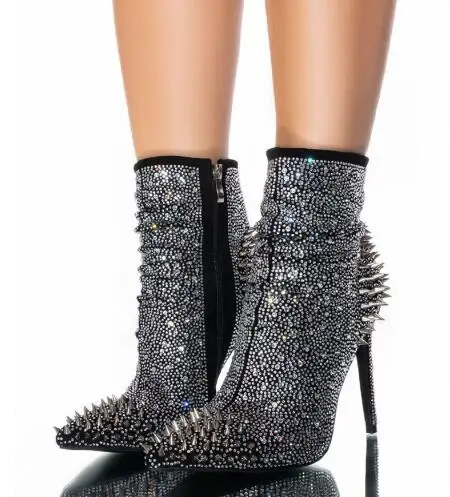 

Luxury Woman Fashion Black Full Spike Rivets Studded Pointed Toe Bling Crystal Rhinestone Pointed Toe Ankle Boots Short Booties