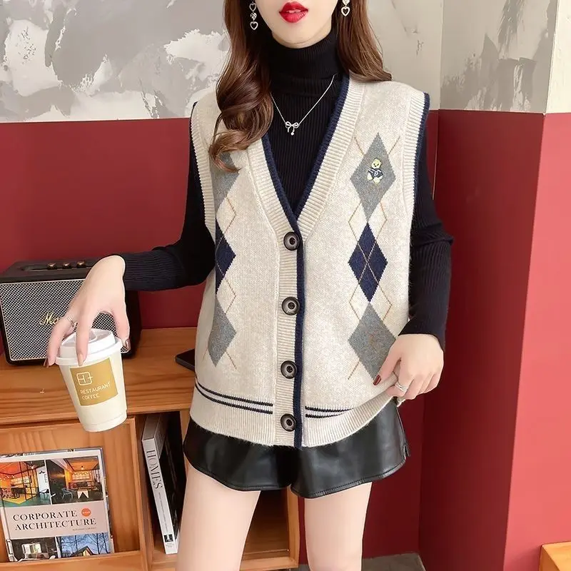 

2025 New Womens Knit Cardigan Vest Loose Spring Autumn Thickened Korean Style Student Sweater Waistcoat