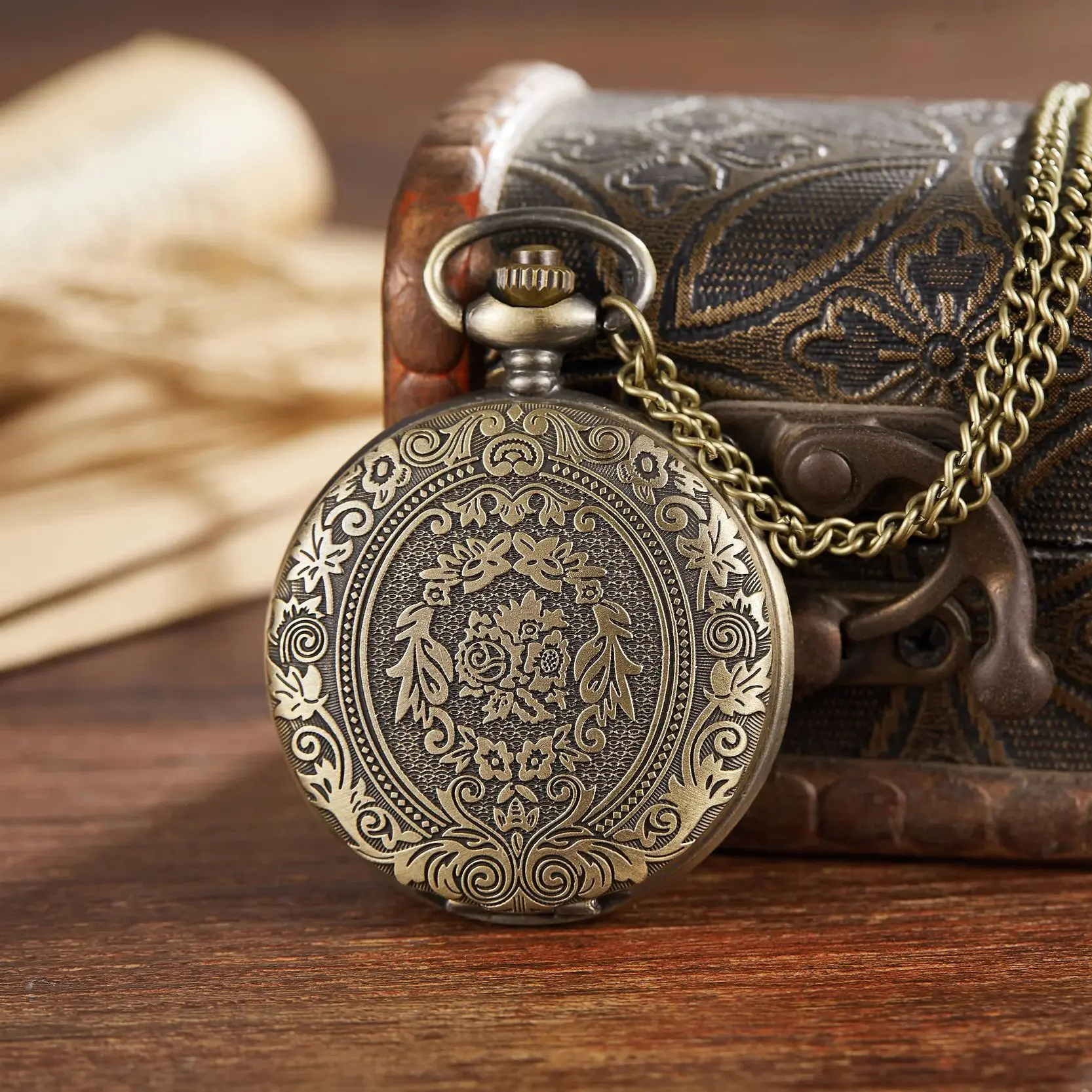 Popular Retro Antique Lightweight Chain Clock Carving Personalized Appearance Creative Gift Quartz Pocket Watch