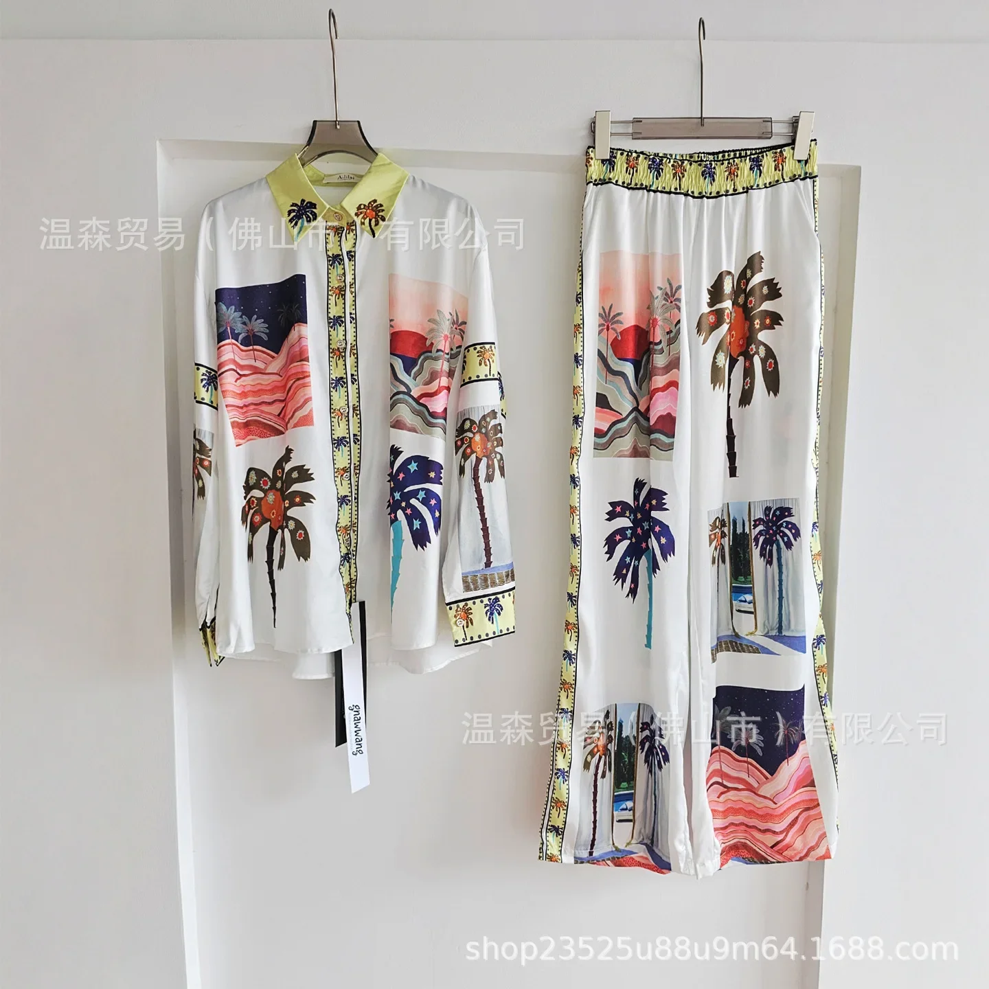 

Baroque French Holiday Style Printed Silk Satin Simulation Long Sleeve Shirt Pant Sets Loose Two Piece Casual Suit for Women