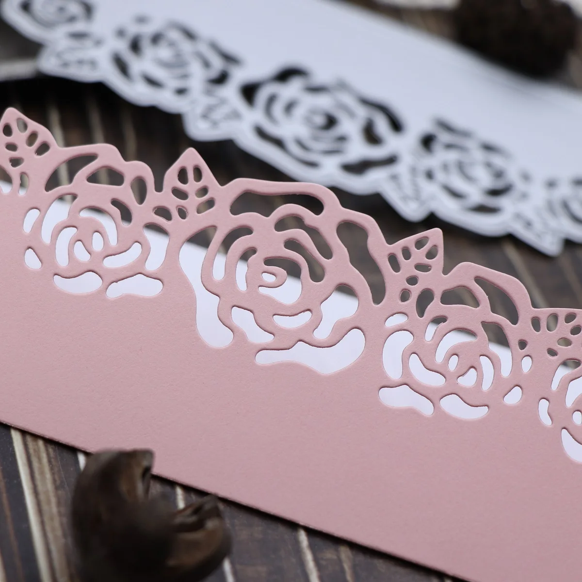 Rose Border Metal Dies Cutting for Scrapbooking Embossing DIY Manual Photo Album Decor Knife Mold New Craft Stencils 2024 New