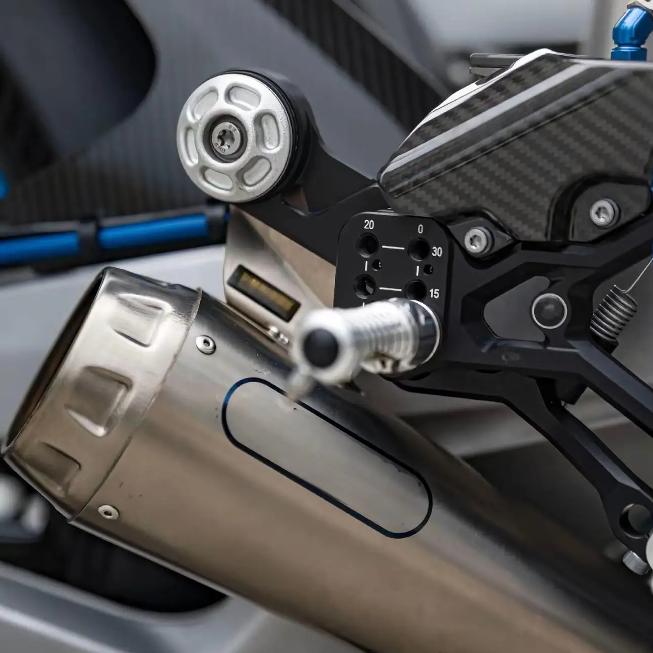 For BMW S1000RR M1000RR 2019-2025 Motorcycle Adjustable Footrest Carbon Fiber Footrest Rearset Motorsport Gear Selector Pedal view 3