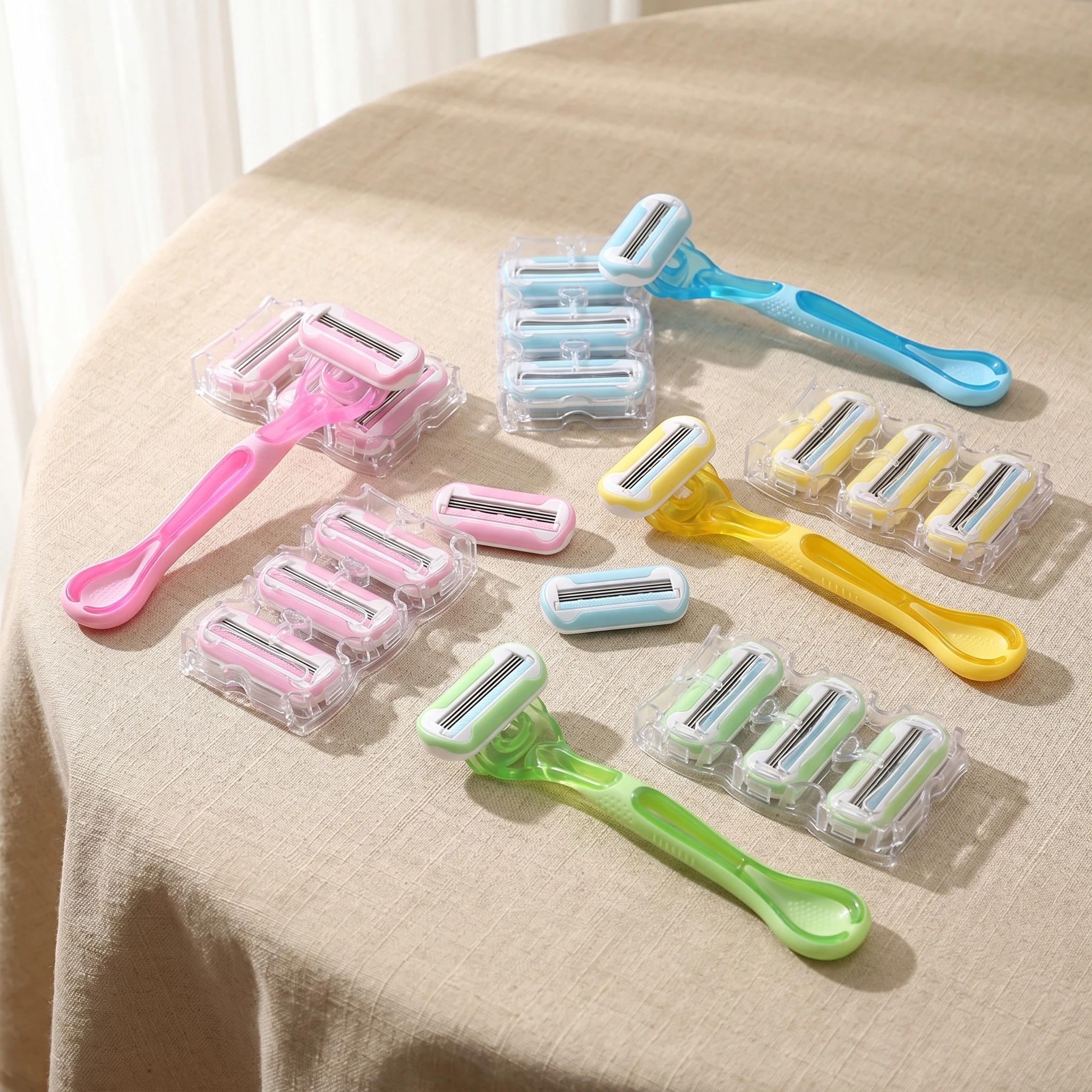 1Pc Women's Disposable Razors With 4 Blade Shaving Razor Pink Stainless Steel Women's Disposable Bikini Razors for Men Women