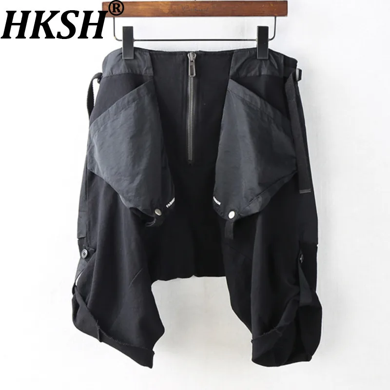 

HKSH Summer New Men Trend Dark Cargo Harem Pants Loose Casual Wide Crotch Baggy Shorts Safari Style Patchwork Capris Ins HK11948