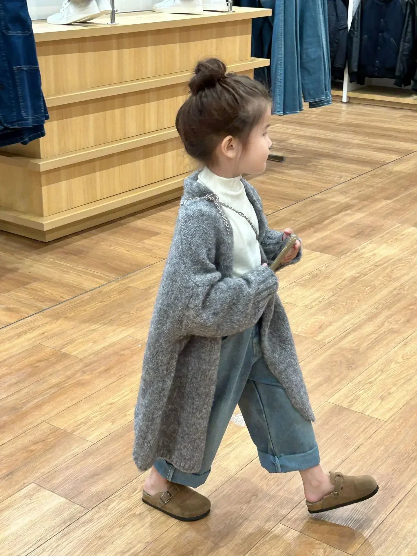Girl Coat 2023 Autumn and Winter Children Wear Korean Style Children Wear Girls Chunky Sweater Cardigan Long Sweater Coat
