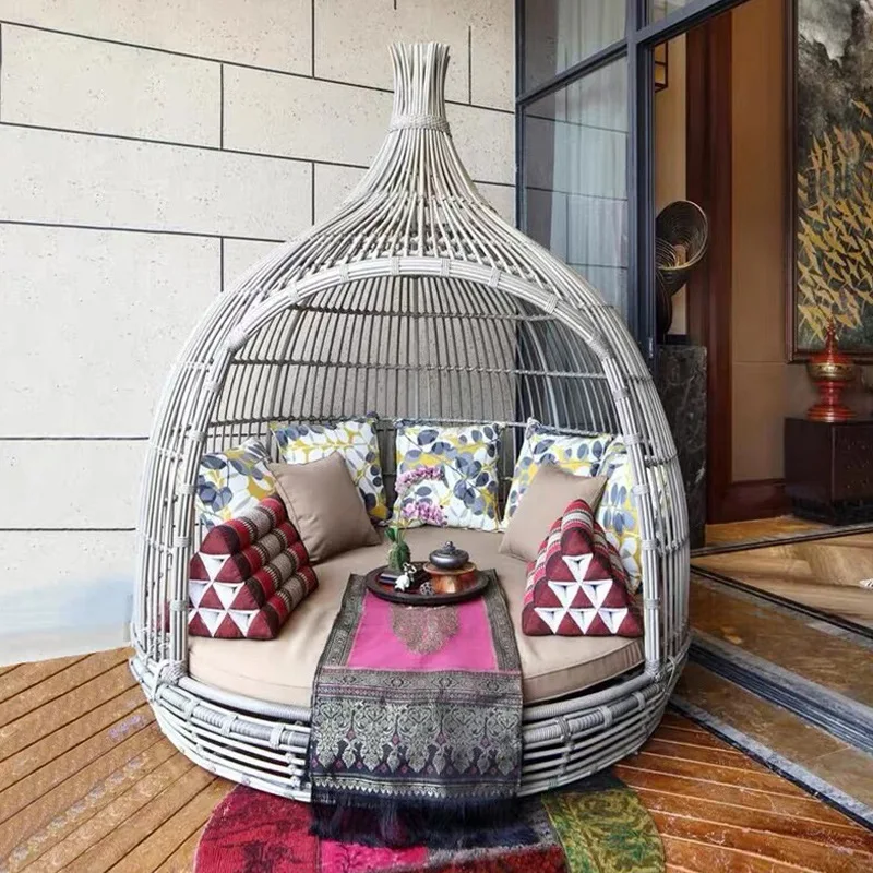 

Customizable Outdoor Rattan Bed