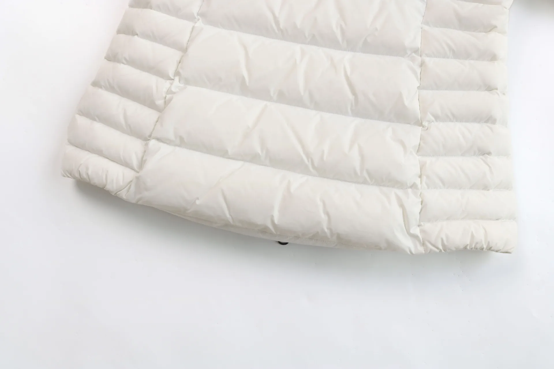 Winter Short Pork Rib Style Hooded Down Jacket Women White Duck Down Zipper Parker Outwear Female Outdoor Cold Proof Down Jacket