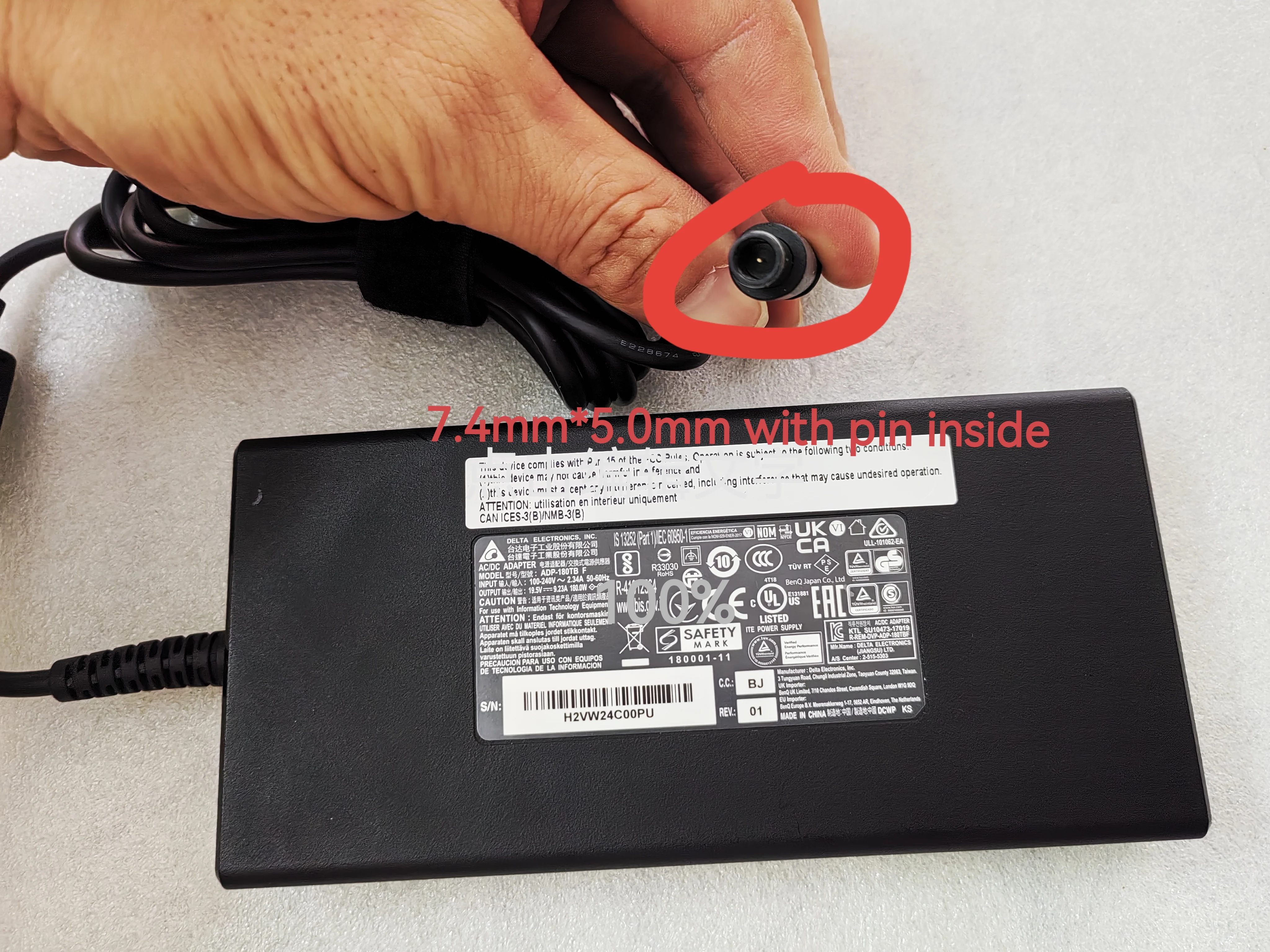 Adaptateur secteur mince OEM Delta 19.5V 9.23A ADP-180TB F 7.4mm broche 180W 180001-11 UK CA pour projecteur Laser Optoma UHZ66 DLP Adaptateur secteur mince OEM Delta 19.5V 9.23A ADP-180TB F 7.4mm broche 180W 180001-11 UK CA pour projecteur Laser Optoma UHZ66 DLP
