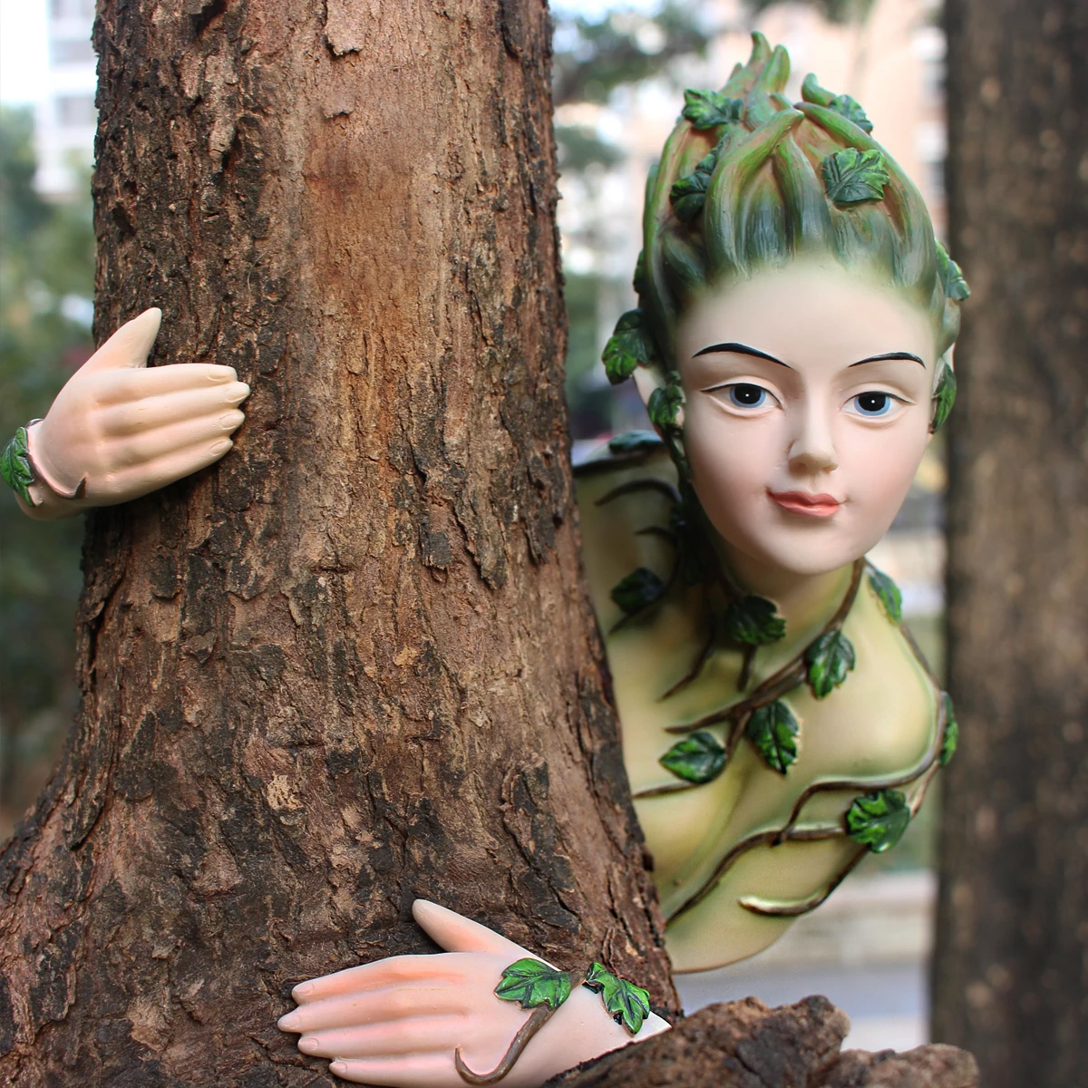 

Декор для сада «Обнимающий дерево», скульптура из смолы «Деревянный прислужник» для украшения деревьев на открытом воздухе, причудливое садовое художественное украшение