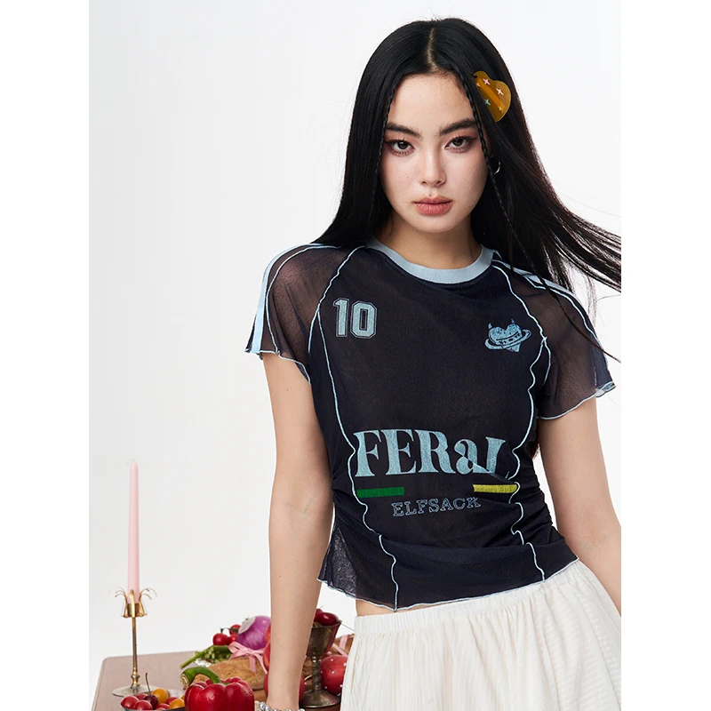 ELFSACK Sporty Jersey Style T-shirt, Slim V-neck Number Print Tee, Y2K Letter Graphic Cropped Top for Women