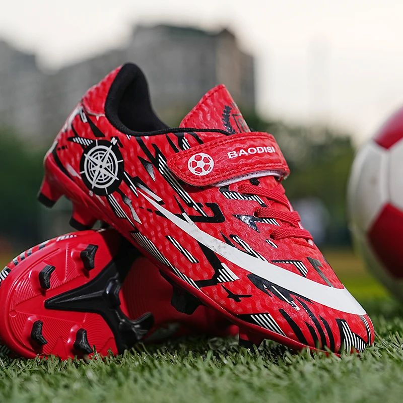 

A pair of children's four-season leather football boots with long studs, wear-resistant soccer shoes, sizes 28-39，MZ-A157-1