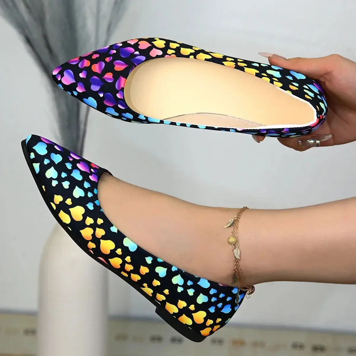 レディース-ポインテッドトゥ-バレエシューズ-ベアフット-スリッポン-カジュアルシューズ-おしゃれ-フラットヒール-ミックス素材-インテリア-通気性