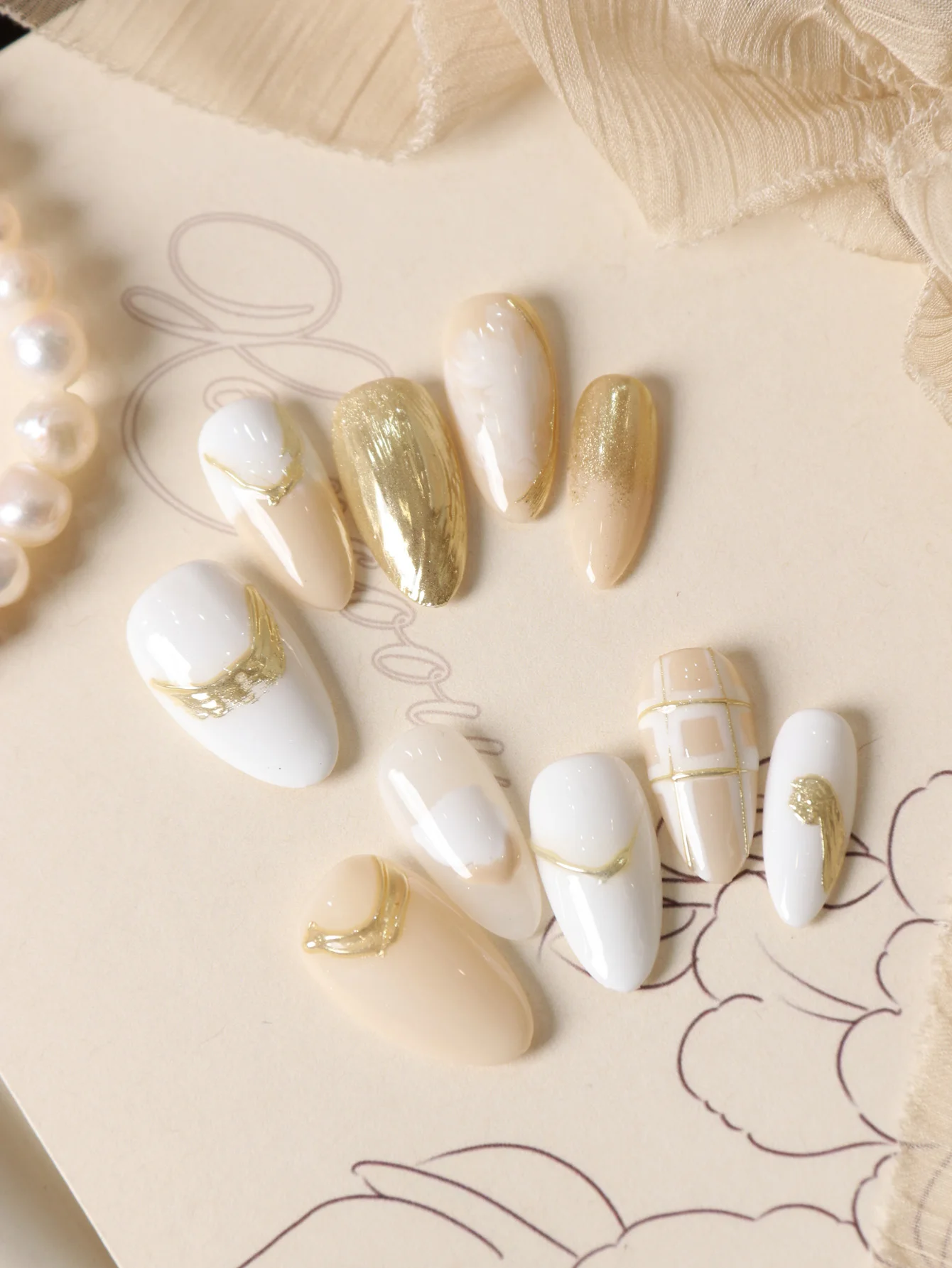 10Pcs Press on Nails White Golden Almond Office Dailywear False Nails Artificial Nails Kit Nail Art DIY