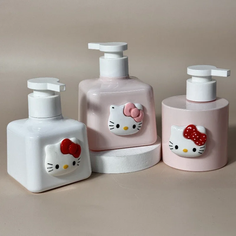 200/300 مللي سانريو مرحبا كيتي الكرتون المحمولة إعادة الملء مضخة موزع زجاجة Kawaii الحمام الصابون غسول الصحافة الحاويات