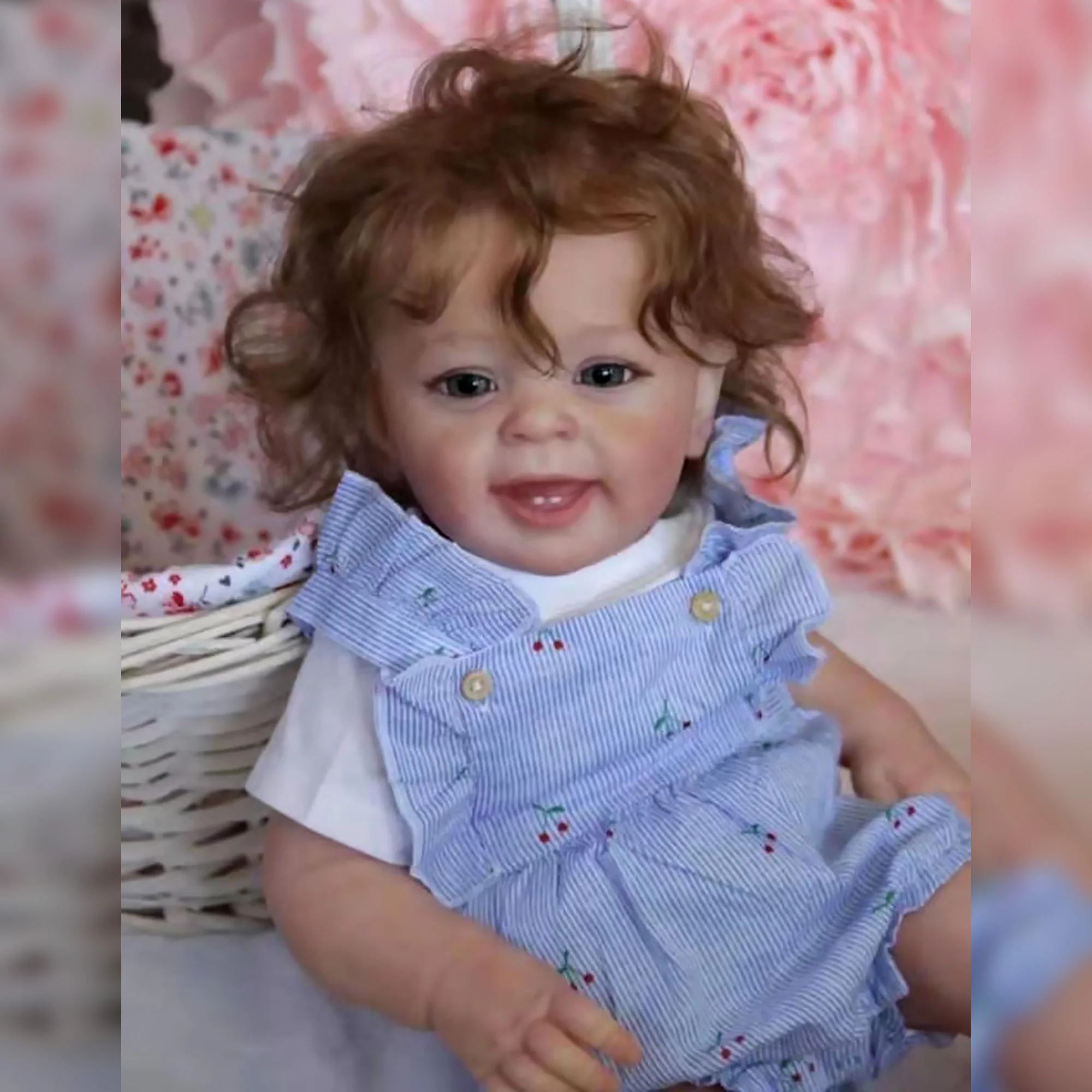 55cm Cuddly Yannik Bebe Reborn Girl With Freckled Skin 3D Painted Handmade Lifelike Real Reborn Doll bonecas infantil meninas