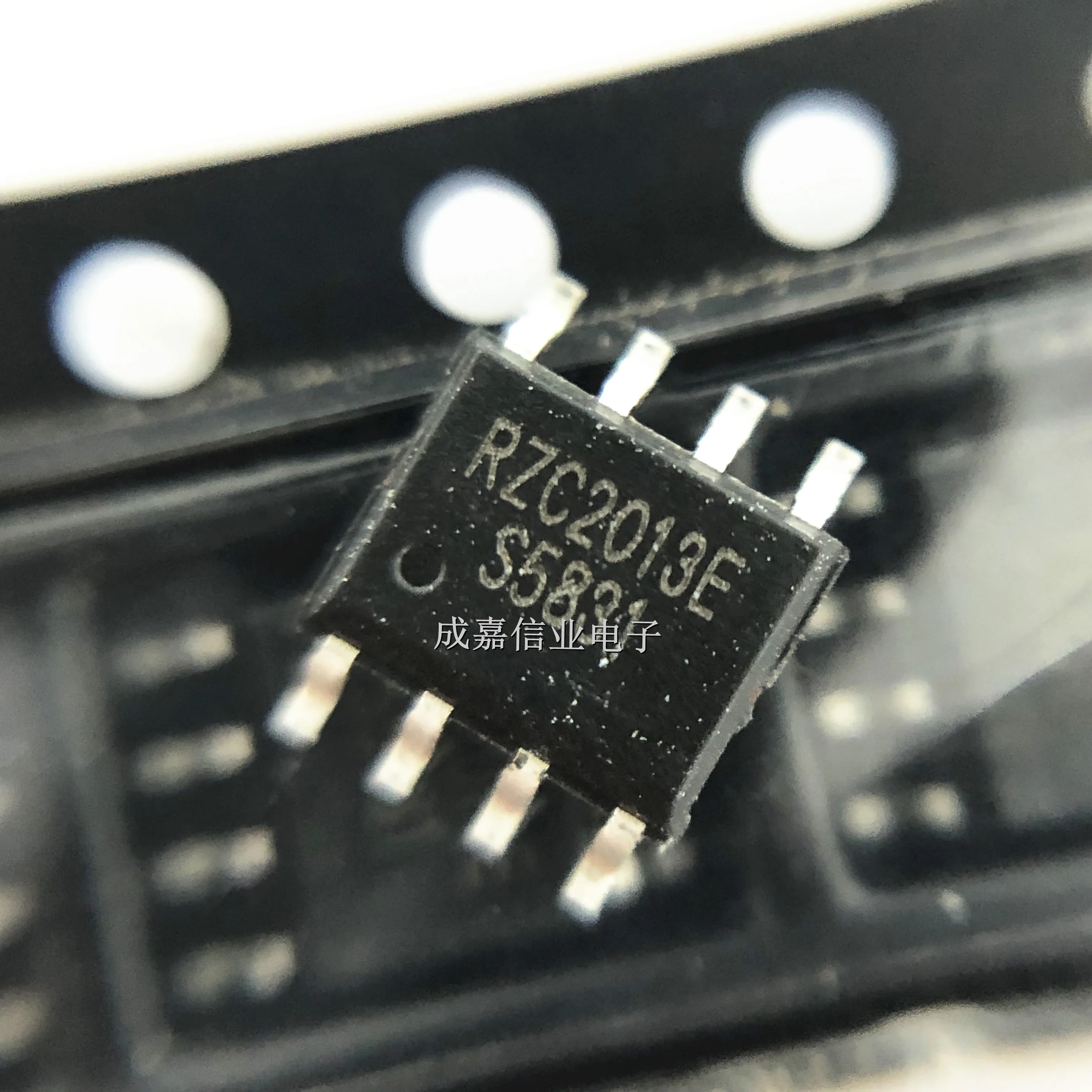 10pcs/Lot RZC2013E ESOP-8 2A, 27V Synchronous Buck Power Management IC Operation Temperature;-25C - +85C