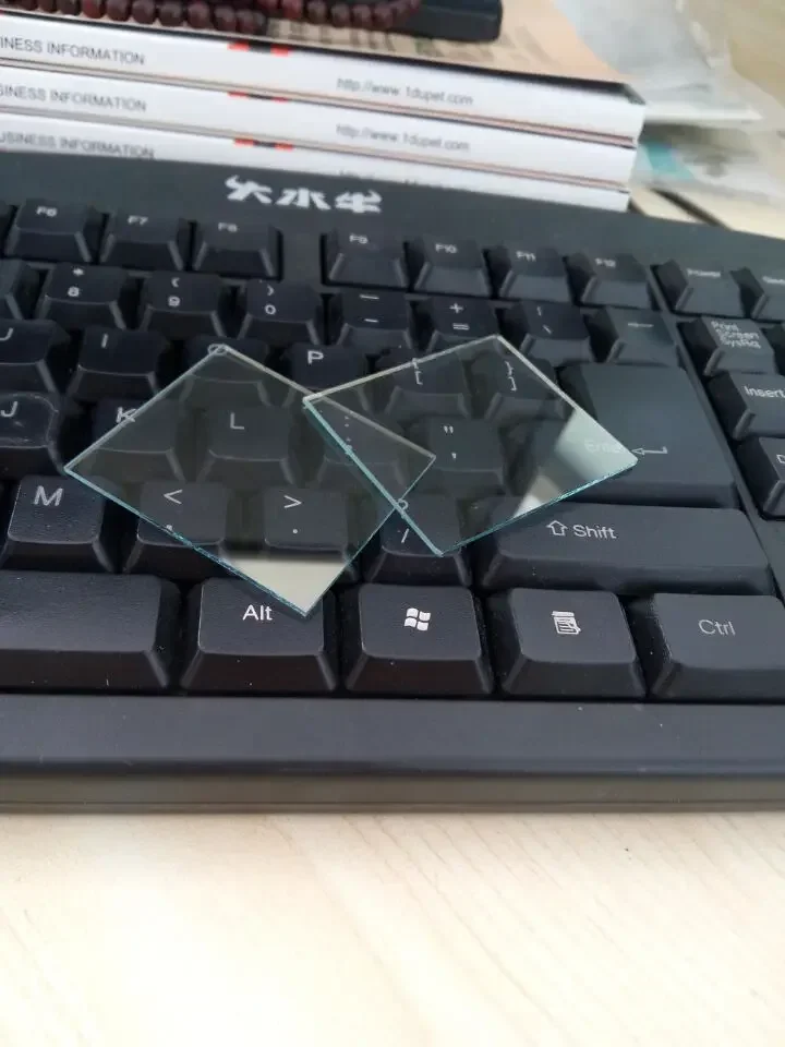 ITO-Vidro condutor transparente, 0,7mm, 10 ohms