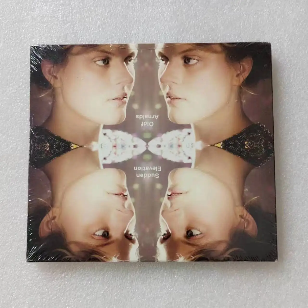 

Кантри-музыка Народная песня Оlof Arnalds Sudden Elevation Европейская версия Музыкальный компакт-диск Альбом Музыкальная запись Косплей Walkman Car Soundtrac